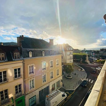 Au Coeur De La Ville Autun Exterior foto